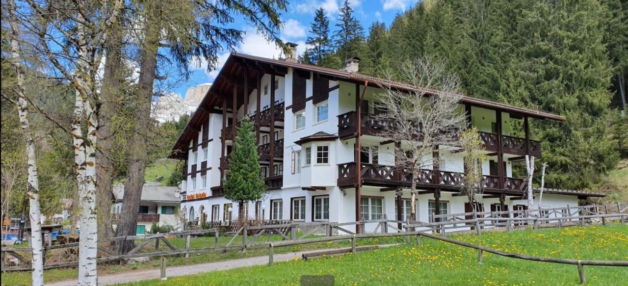 Park Hotel Faloria Canazei Exterior photo