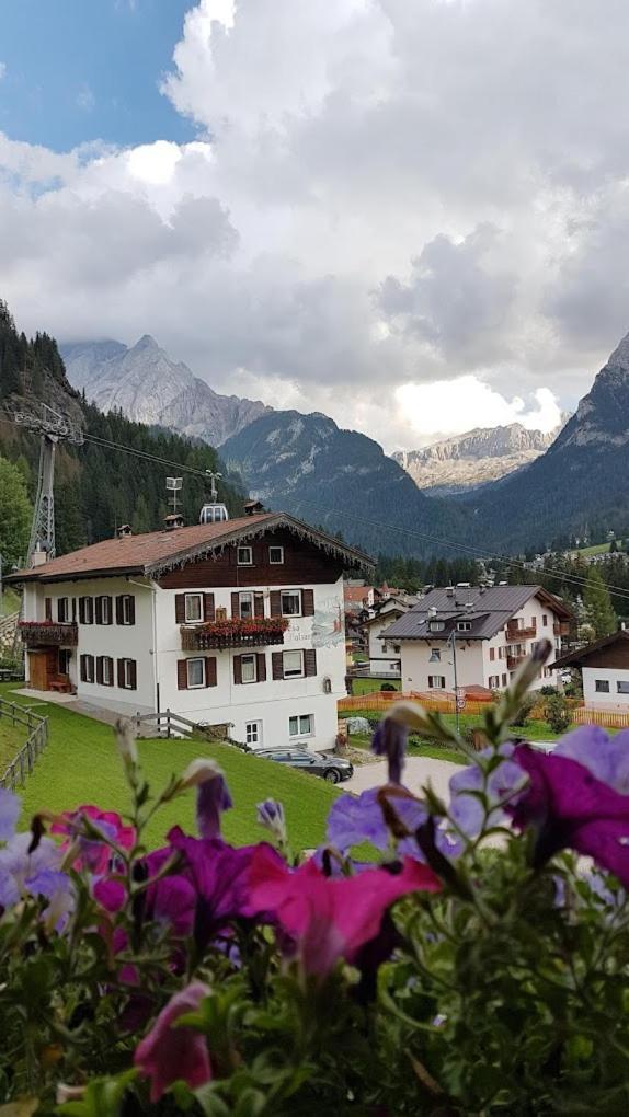 Park Hotel Faloria Canazei Exterior photo