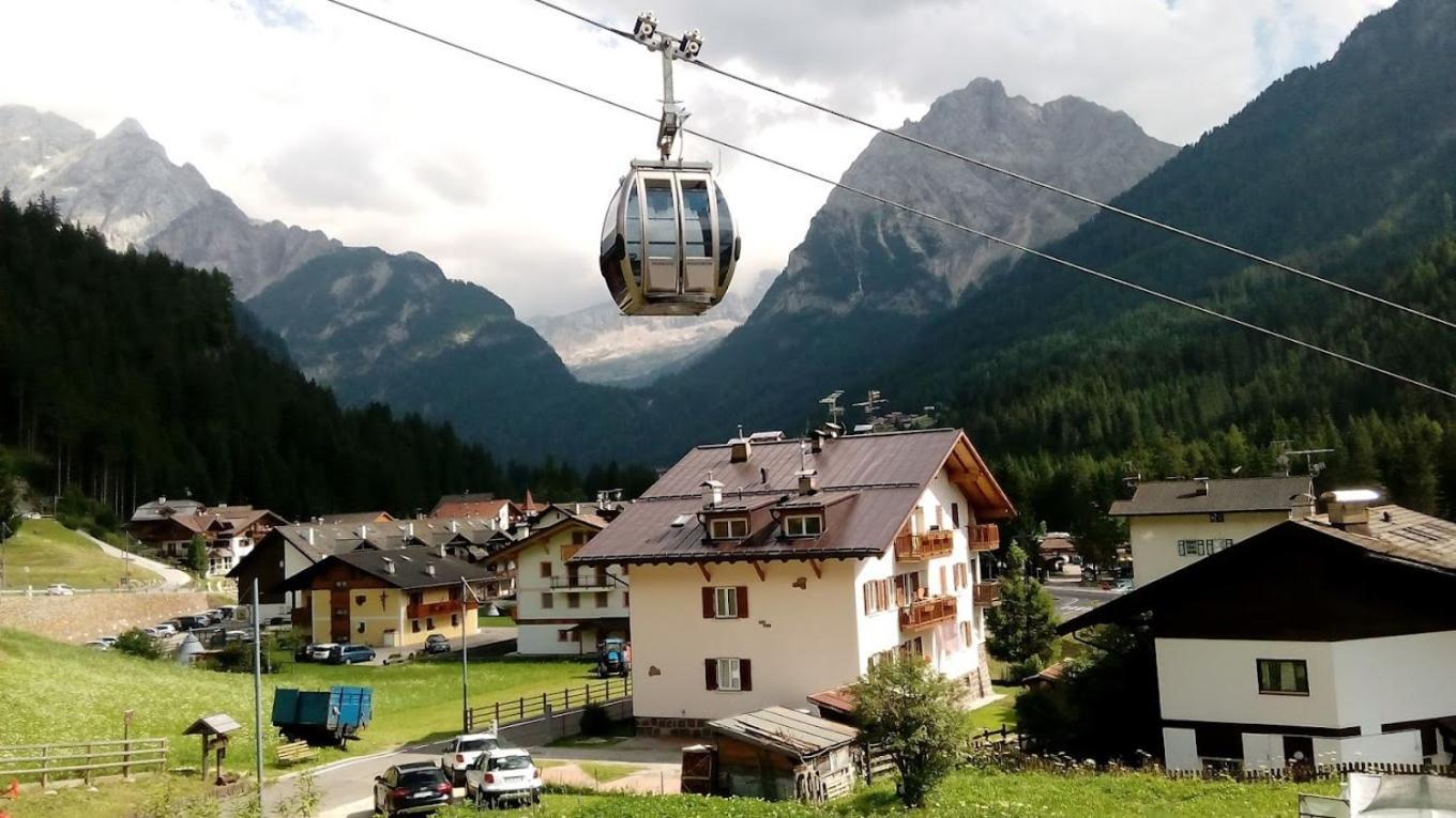 Park Hotel Faloria Canazei Exterior photo